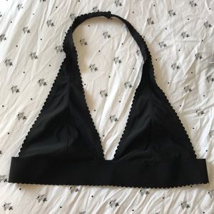 Scalloped seamless bralette